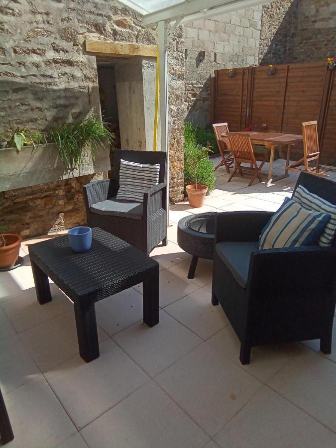 La Chambre De La Boule D 'Or Lanvallay Exterior foto